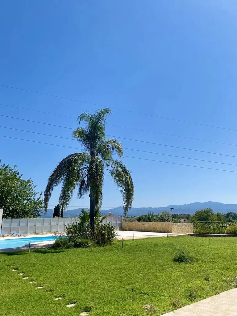 Maisonette Of 250 M² In Euboea Island
