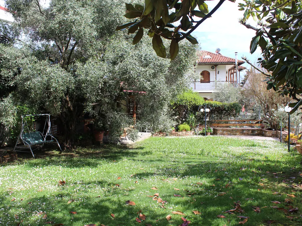 Detached House Of 380 M² In Central Greece