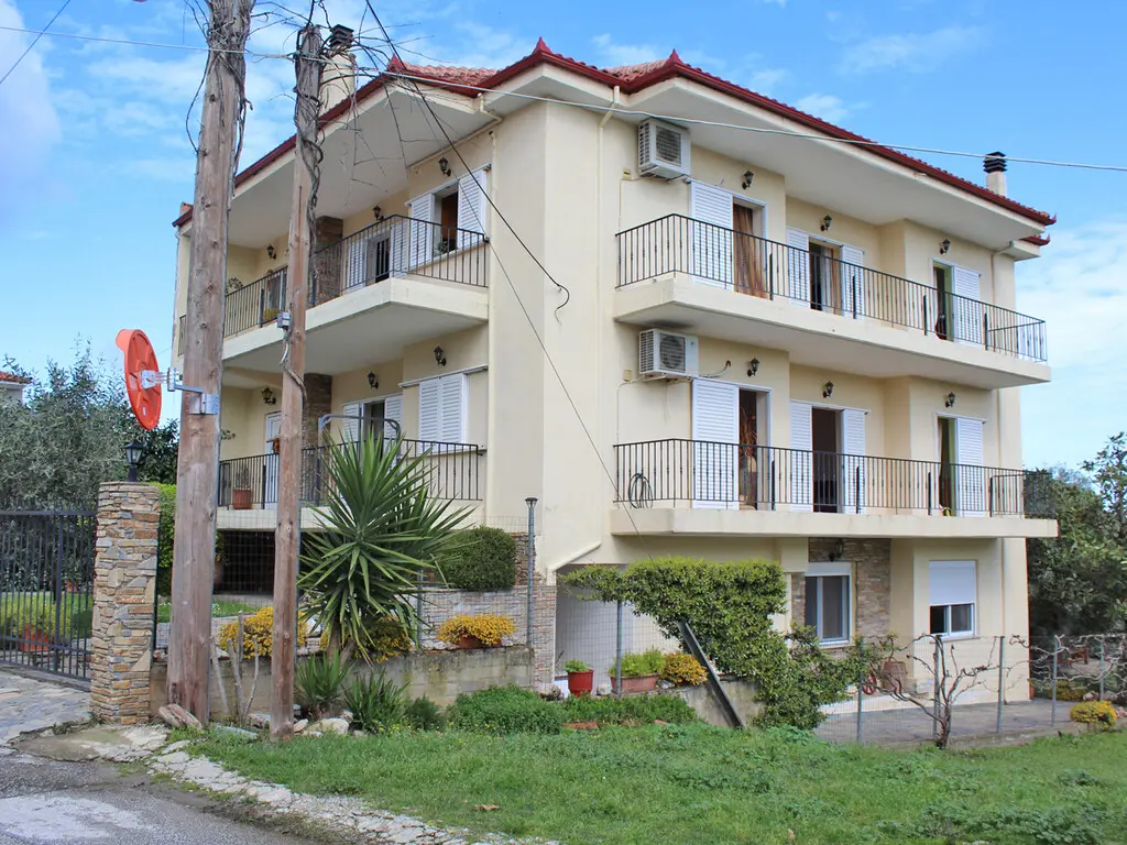 Detached House Of 380 M² In Central Greece