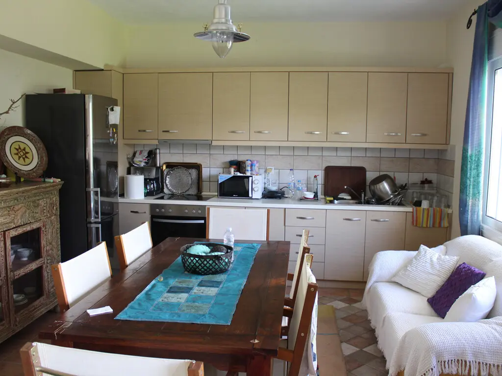 Detached House Of 380 M² In Central Greece