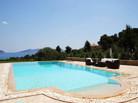 5-bedroom Villa In Kranidi, Greece (280 M²)