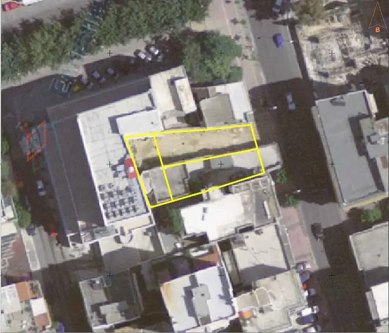 Land Of 382 M² In Athens