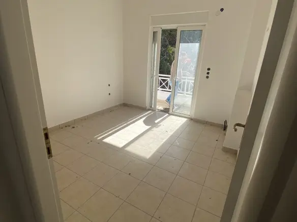 3-bedroom Maisonette In Evrostini, Greece (198 M²)