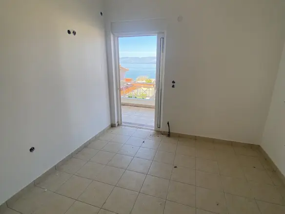 3-bedroom Maisonette In Evrostini, Greece (198 M²)
