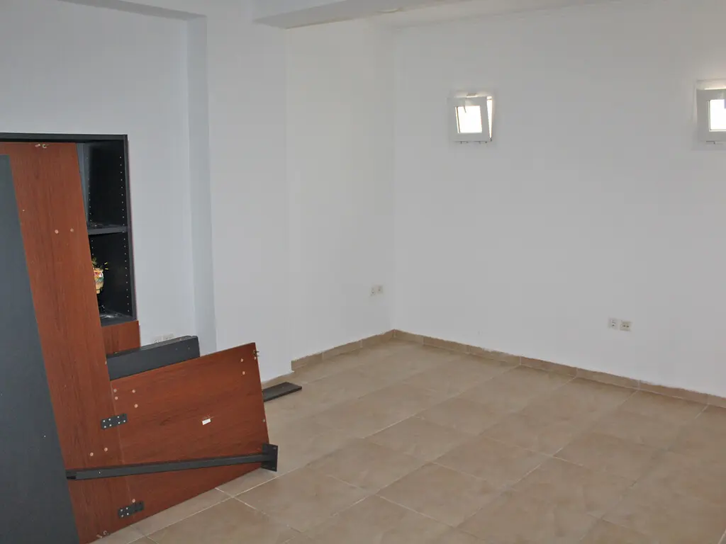 Commercial Property Of 81 M² On The Olympic Coast