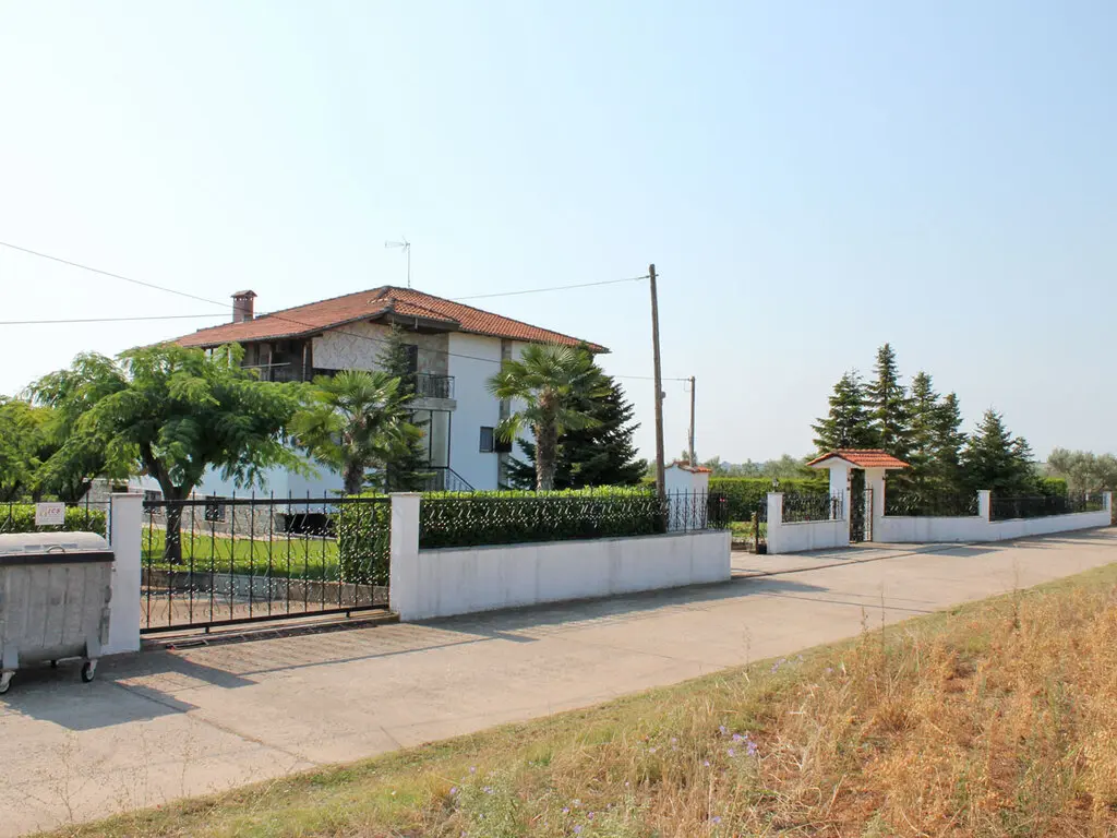 Villa Of 440 M² In Olympic Coast