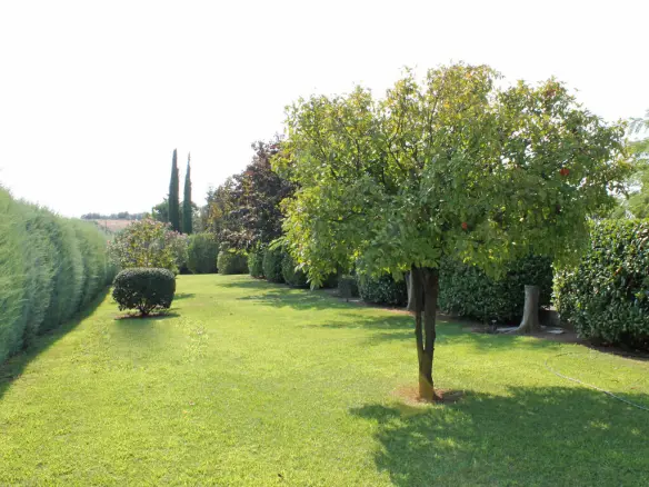 Villa Of 440 M² In Olympic Coast