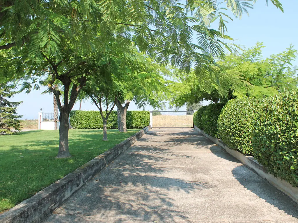 Villa Of 440 M² In Olympic Coast