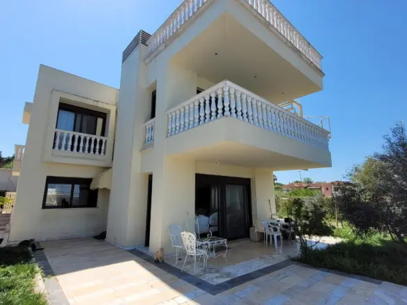 3-bedroom Villa In Thermi, Greece (167 M²)