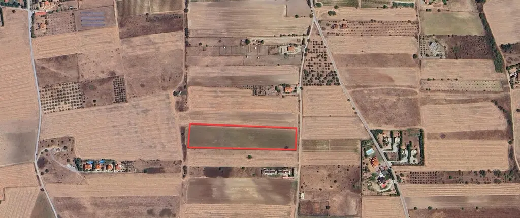 Land Of 5760 M² In Thessaloniki