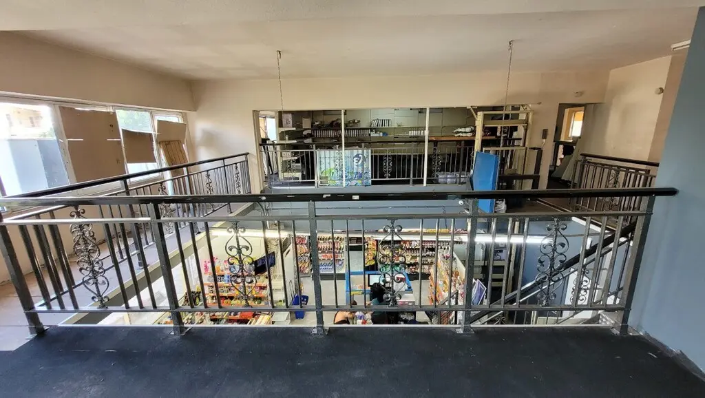 Commercial Property Of 360 M² In Thessaloniki
