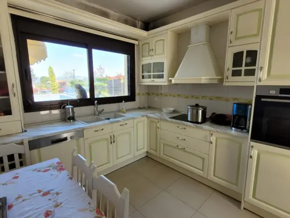 3-bedroom Villa In Thermi, Greece (167 M²)