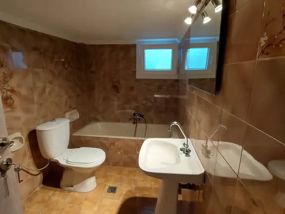 2-bedroom Flat In Kalamaria, Greece (125 M²)