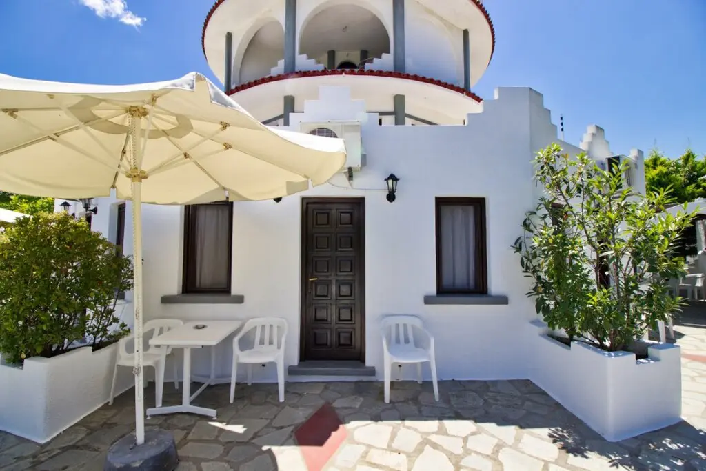 Hotel Of 350 M² In Athos, Chalkidiki