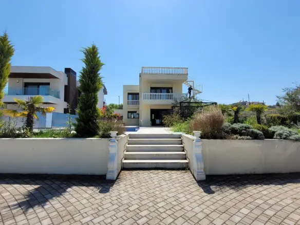 Villa Of 167 M² In The Suburbs Of Thessaloniki