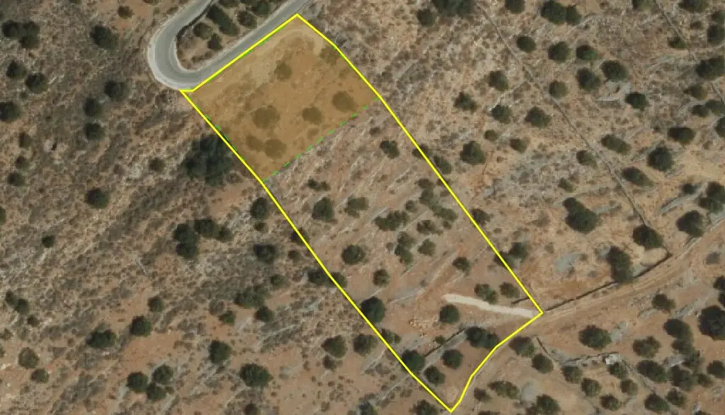 Land Of 8832 M² In Crete