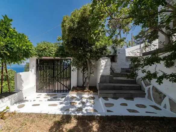 Detached House In Thasos, Greece (200 M²)