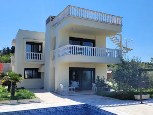 3-bedroom Villa In Thermi, Greece (167 M²)