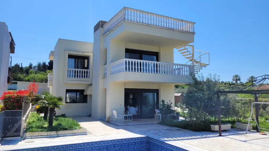 Villa Of 167 M² In The Suburbs Of Thessaloniki