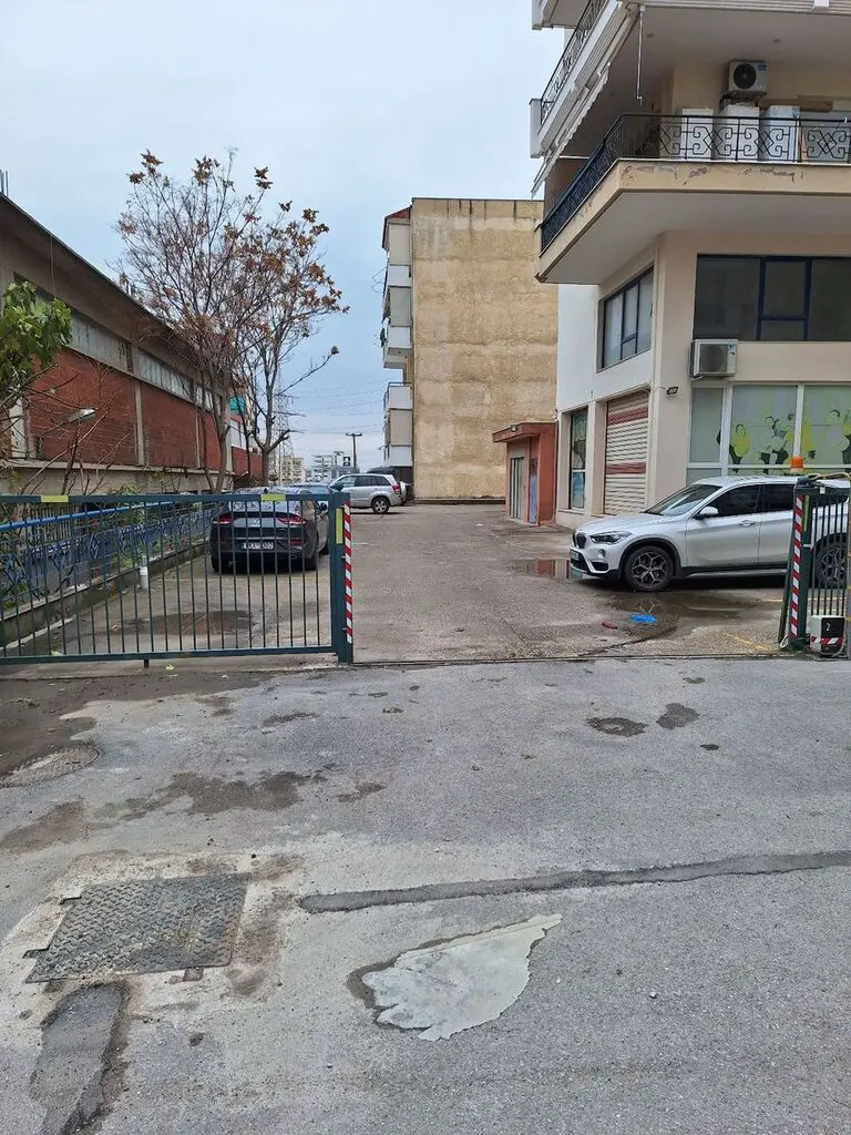 Commercial Property Of 2000 M² In Thessaloniki