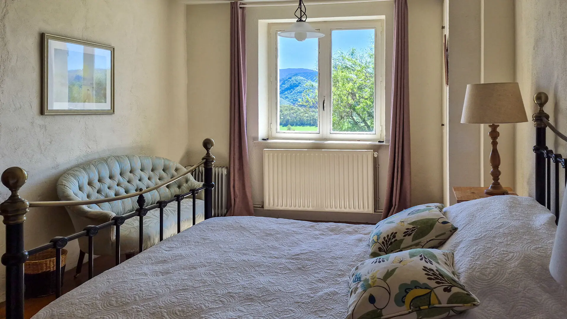 House Of 5 Bedrooms With Guest Cottage, Pool, And Pyrenees Views