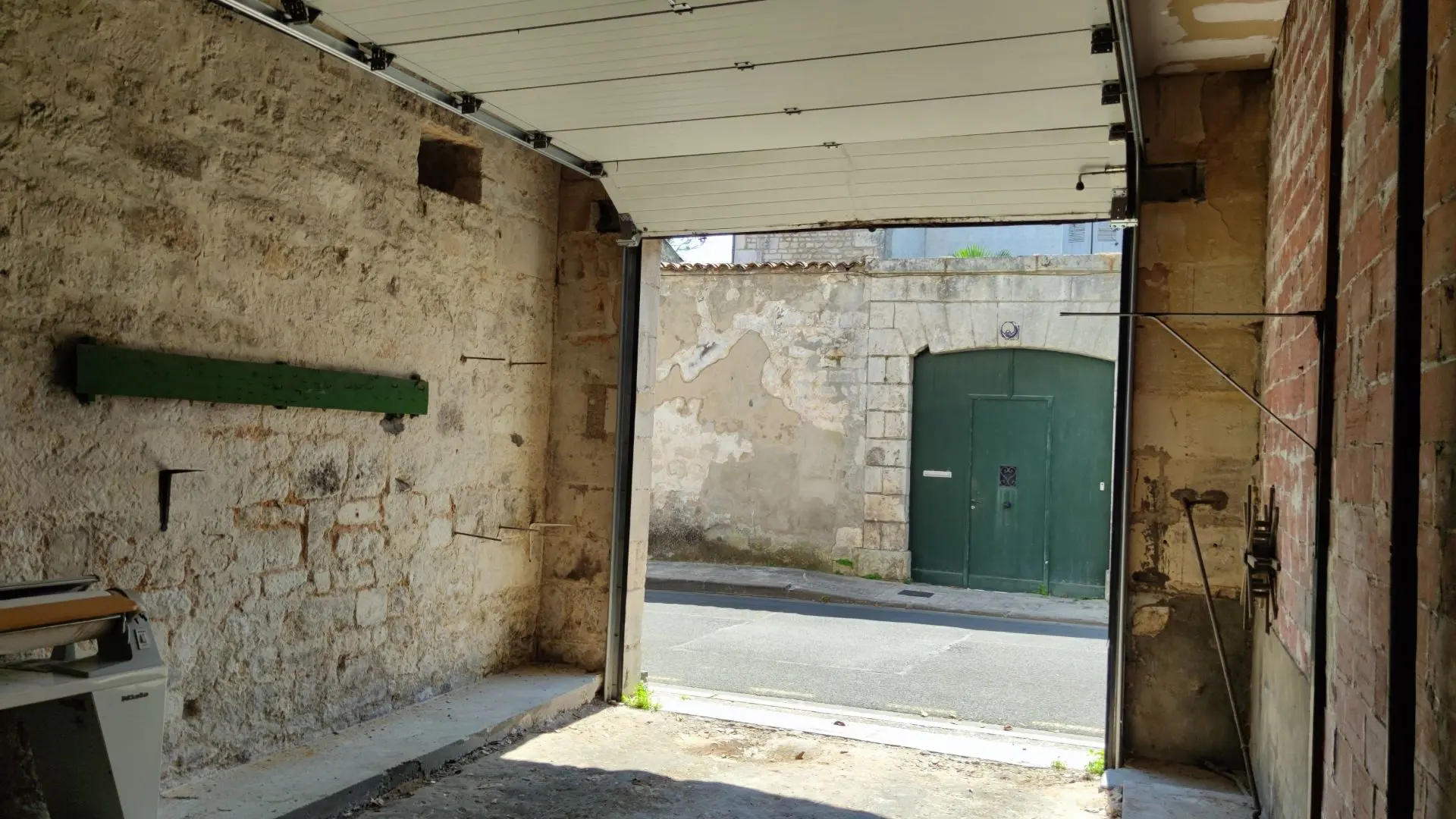 Maison De Maitre Of 7 Bedrooms With Garden, Garage, And River View In Saintes