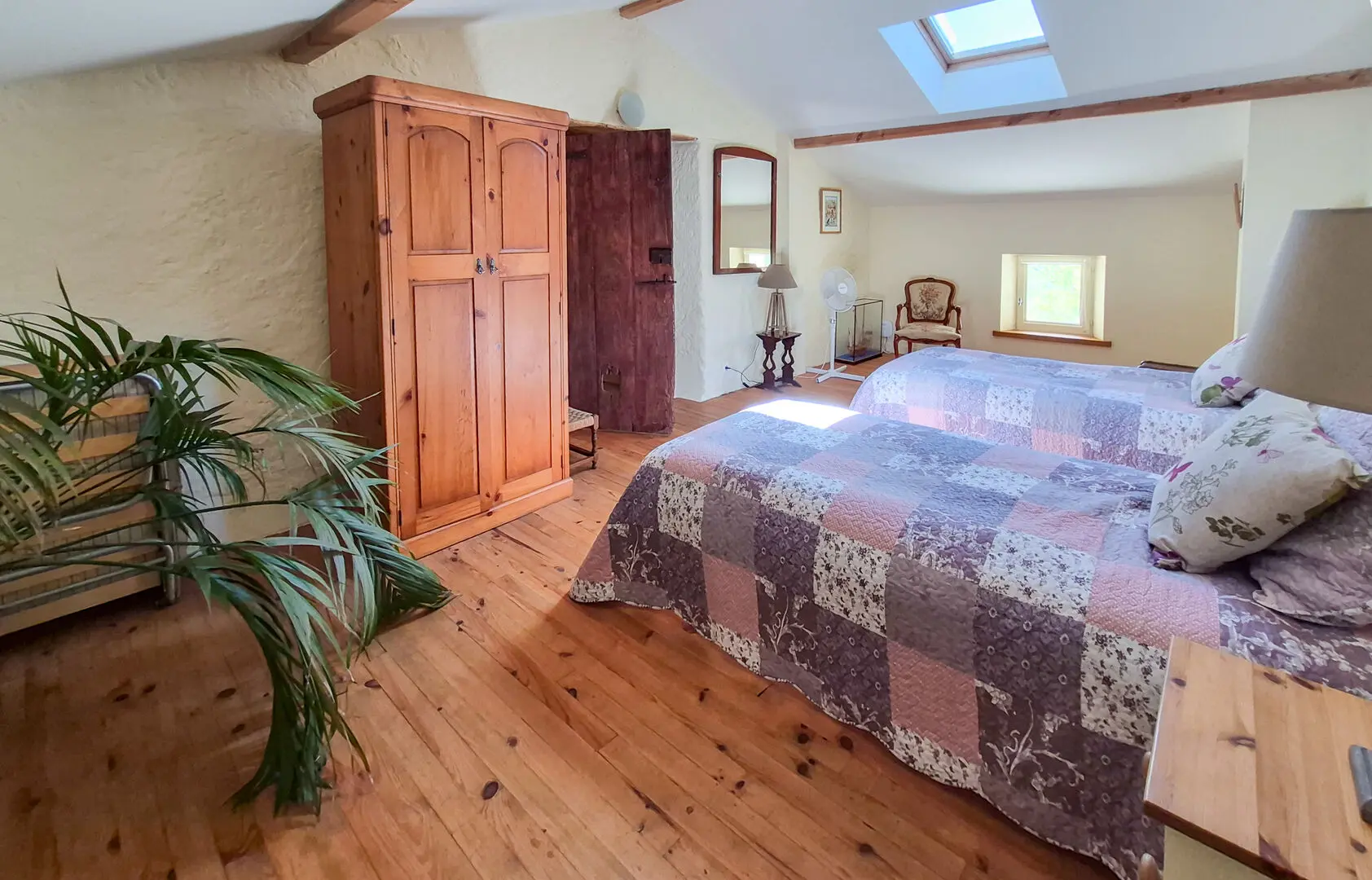 House Of 5 Bedrooms With Guest Cottage, Pool, And Pyrenees Views
