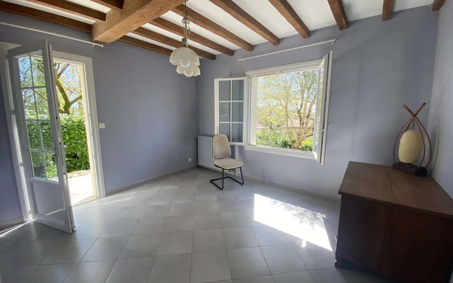 Apartment Of 80 M² With Shops And Railway Station Within Walking Distance In City Center