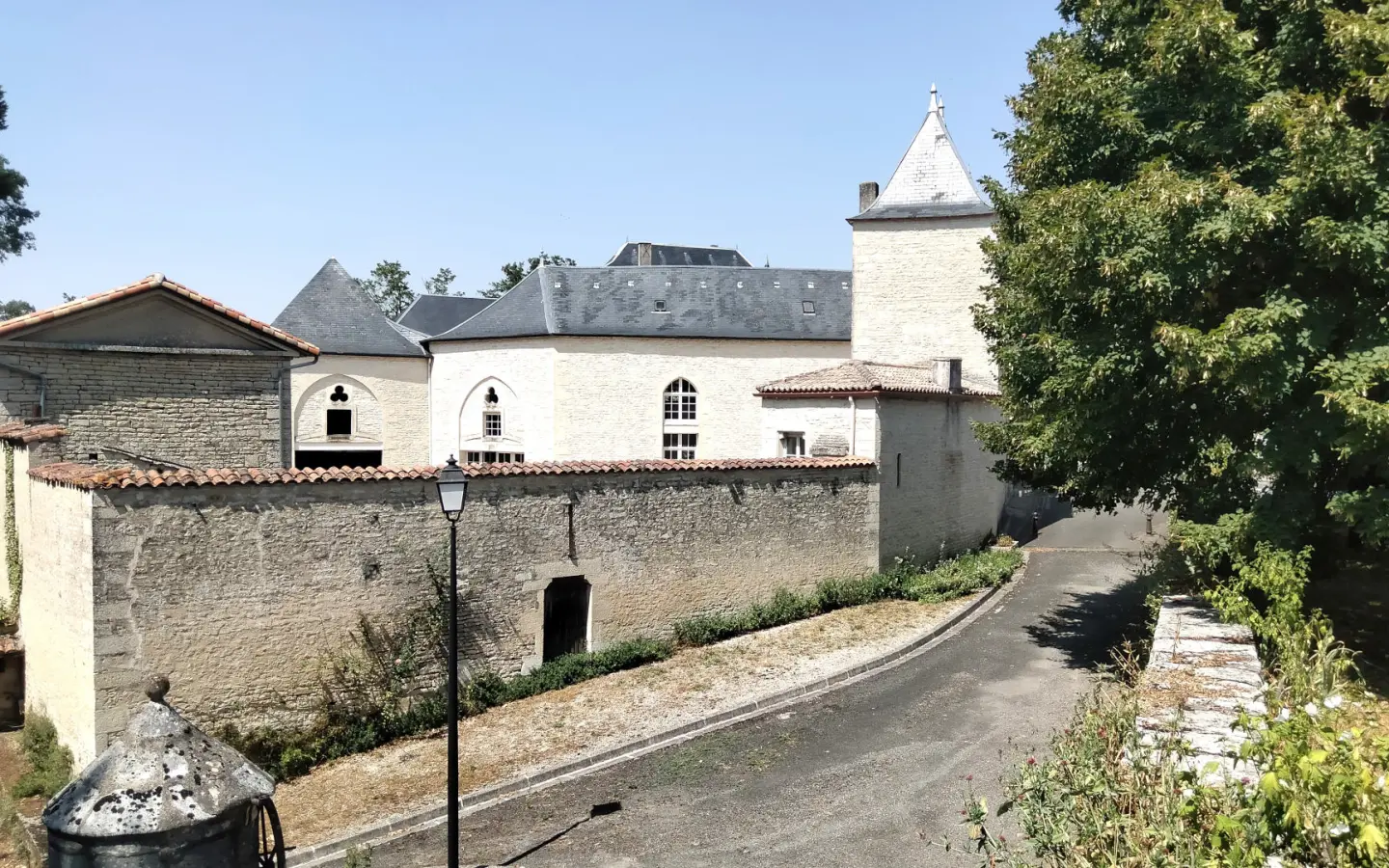 Logis Of 215 M² With Historic Features In Tusson, Charente
