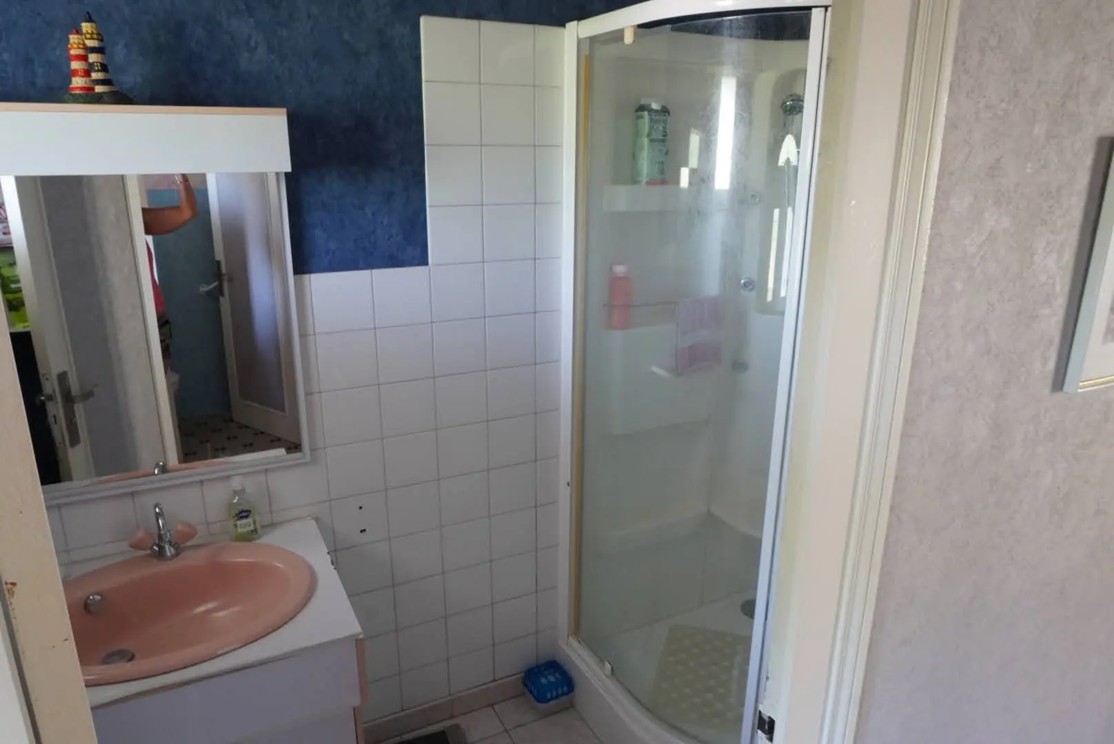 Village House Of 0 M² With Gardens, Garage, Outbuildings, 3 Bedrooms, 2 Bathrooms In Mauprevoir