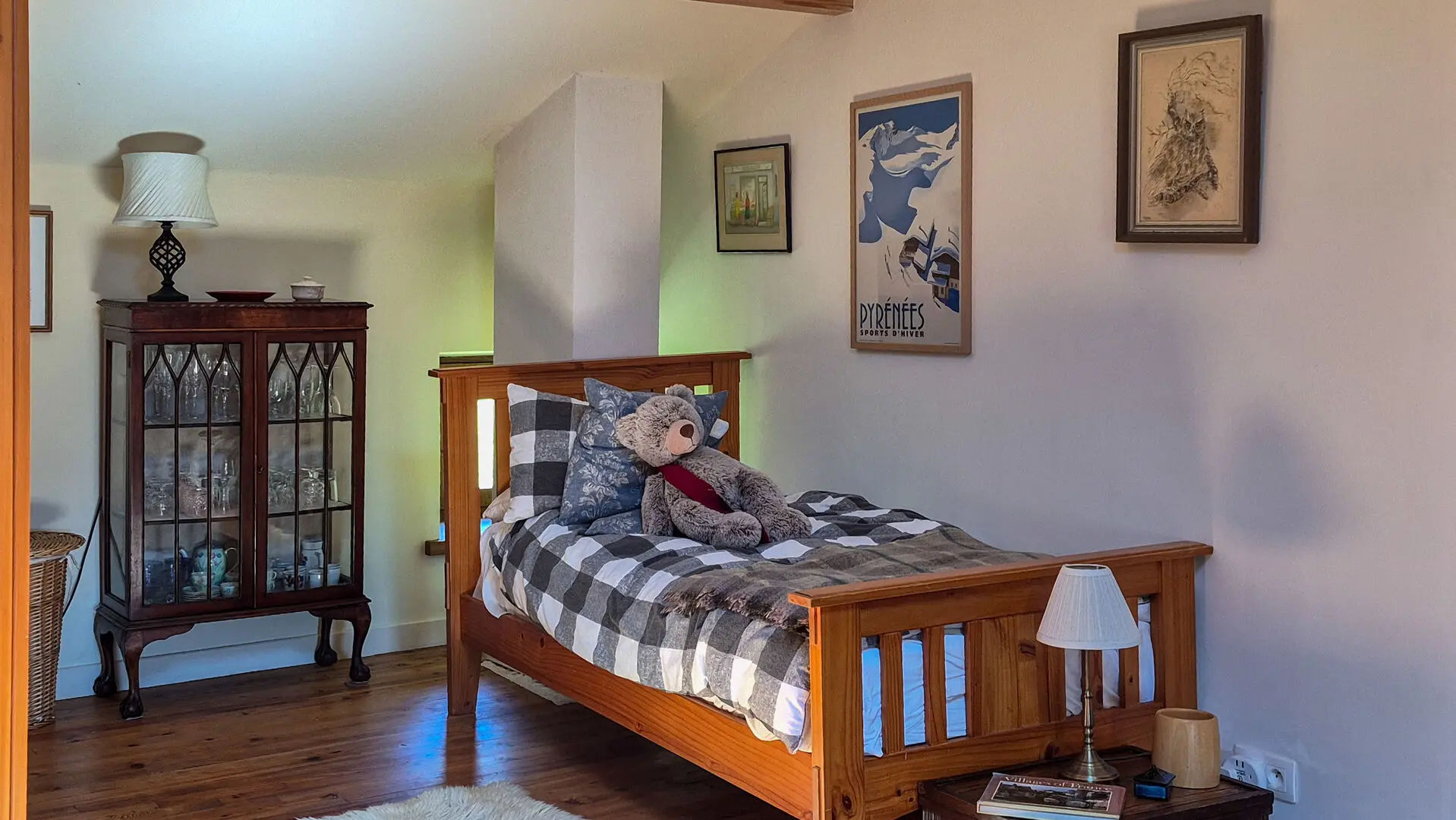 House Of 5 Bedrooms With Guest Cottage, Pool, And Pyrenees Views