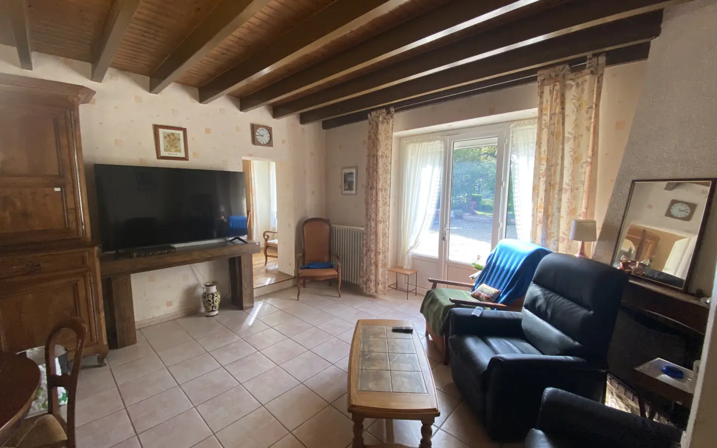 Country Property Of 190 M² With Views Near Chalais