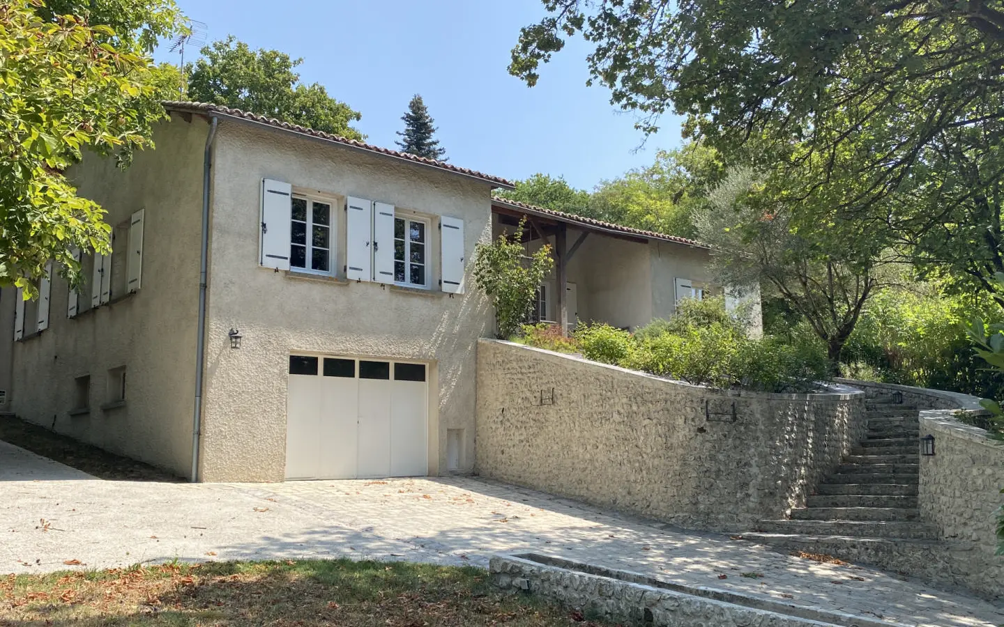 Apartment Of 80 M² With Shops And Railway Station Within Walking Distance In City Center