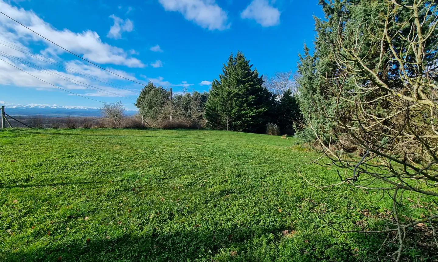 Stone Farmhouse Of 250 M² With Land, Views, And Privacy In Mirepoix
