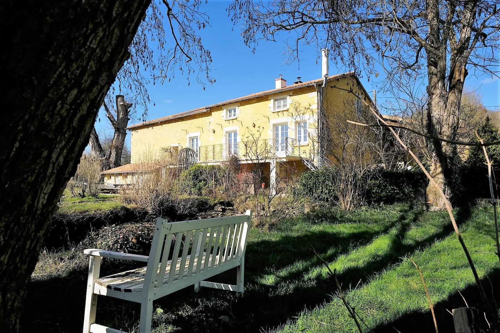 Watermill Of 80000 M² With Stream, Lake, Waterfall, Woodland, Guest House In Charente