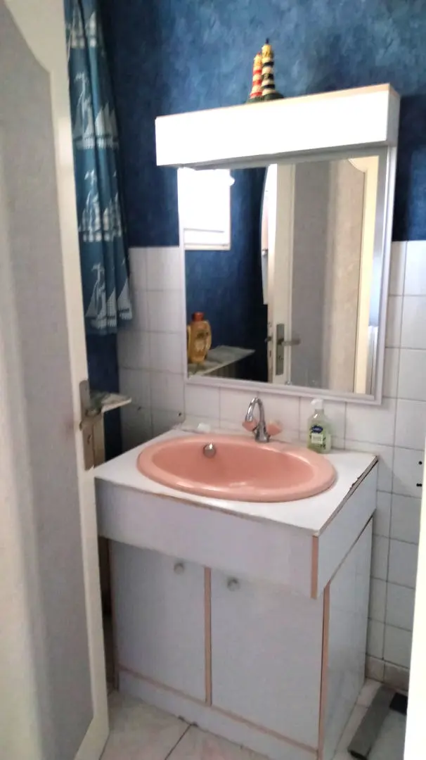 Village House Of 0 M² With Gardens, Garage, Outbuildings, 3 Bedrooms, 2 Bathrooms In Mauprevoir