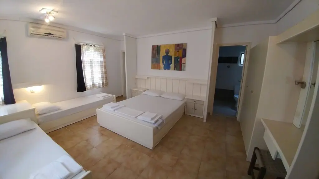 Hotel Of 350 M² In Athos, Chalkidiki