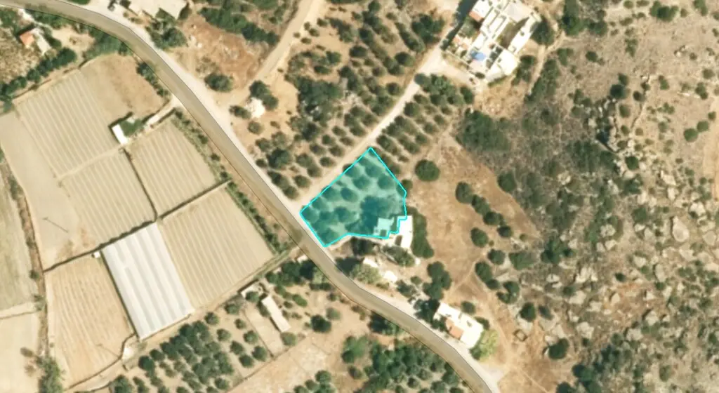 Land Of 1000 M² In Crete