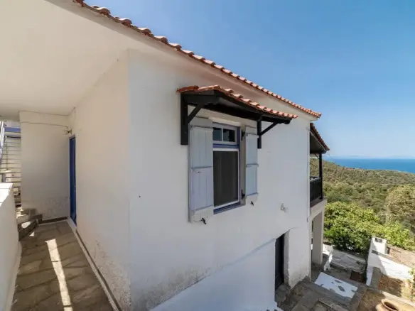 Detached House In Thasos, Greece (200 M²)