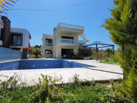 3-bedroom Villa In Thermi, Greece (167 M²)