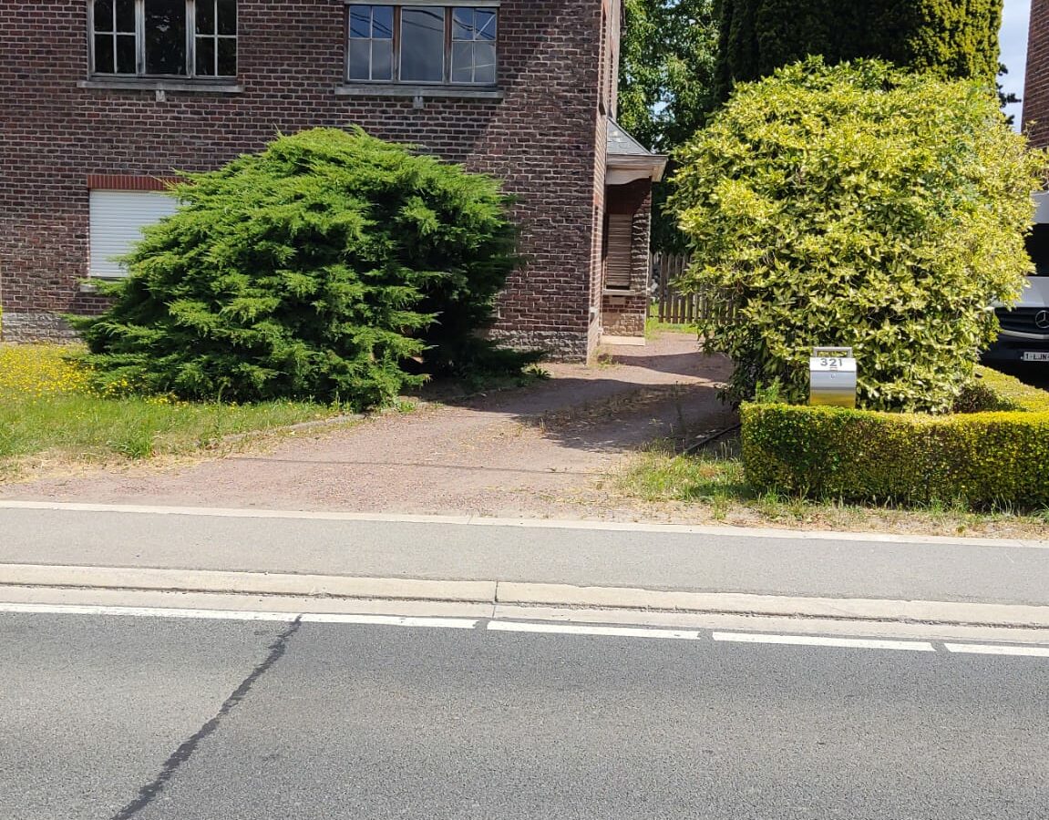 Spacious Family Home In A Quiet Area, Only About 15 Km From Brussels, With Large Garden, Parking, Attic And Basement,…