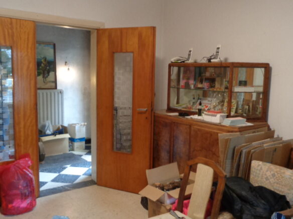 Spacious Family Home In A Quiet Area, Only About 15 Km From Brussels, With Large Garden, Parking, Attic And Basement,…