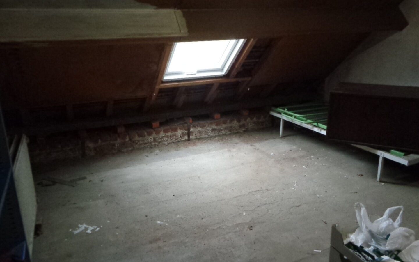 Spacious Family Home In A Quiet Area, Only About 15 Km From Brussels, With Large Garden, Parking, Attic And Basement,…