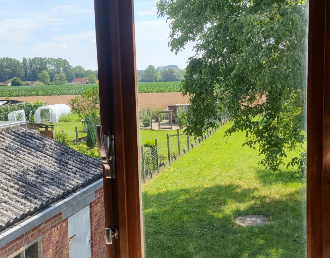 Spacious Family Home In A Quiet Area, Only About 15 Km From Brussels, With Large Garden, Parking, Attic And Basement,…