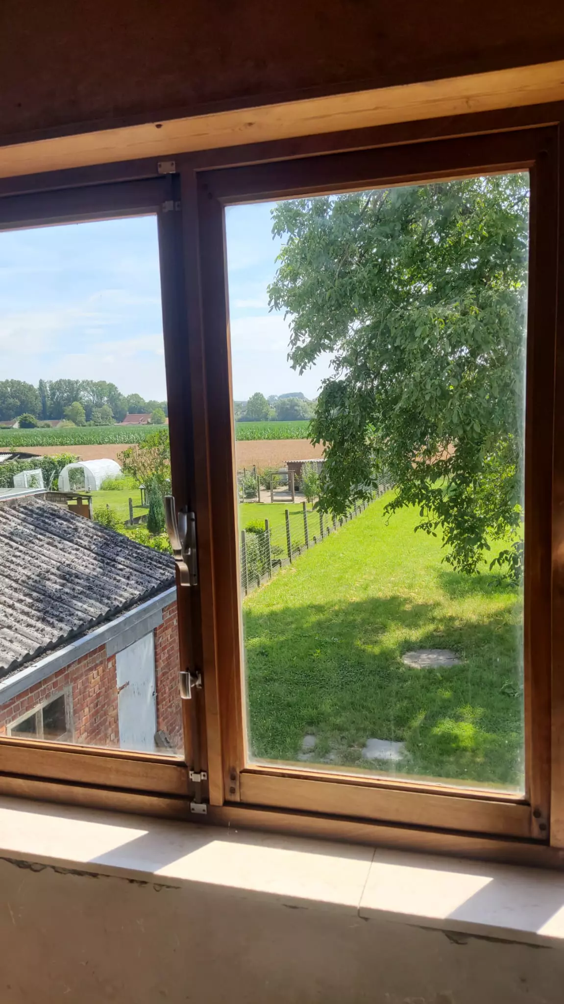 Spacious Family Home In A Quiet Area, Only About 15 Km From Brussels, With Large Garden, Parking, Attic And Basement,…
