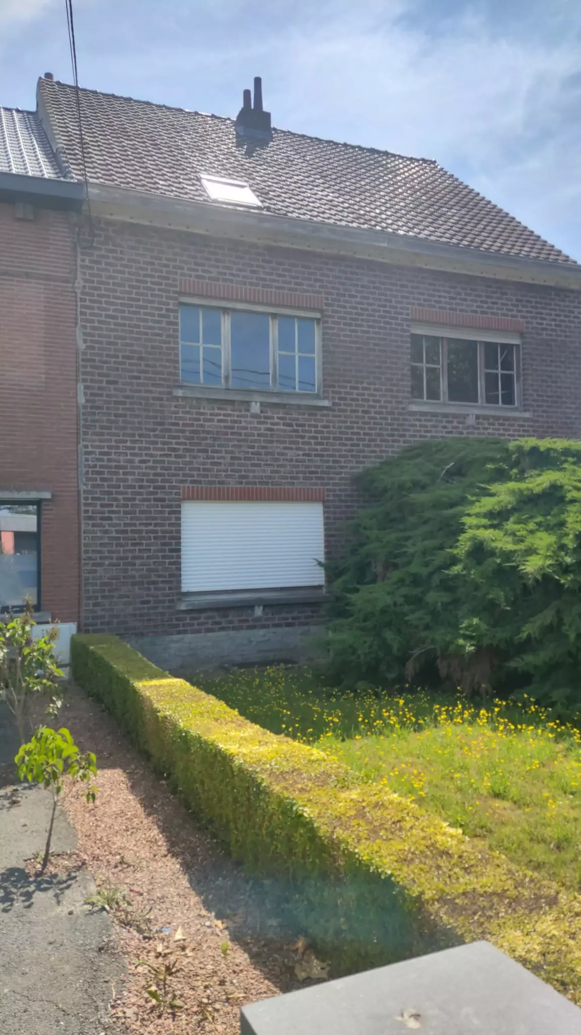 Spacious Family Home In A Quiet Area, Only About 15 Km From Brussels, With Large Garden, Parking, Attic And Basement,…