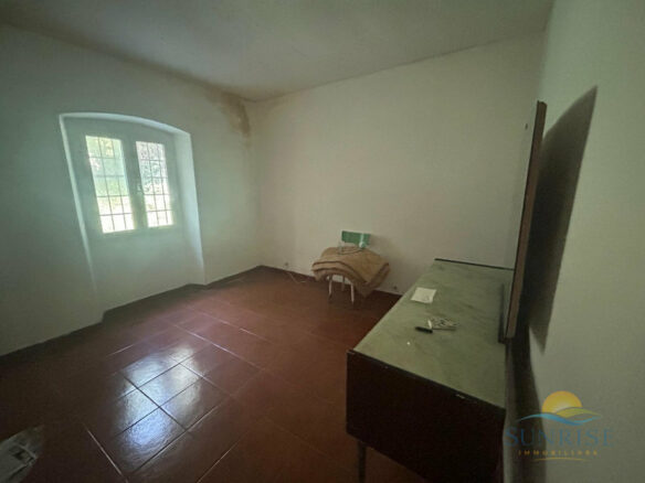 Country House Of 100 M² With Green And Quiet Area
