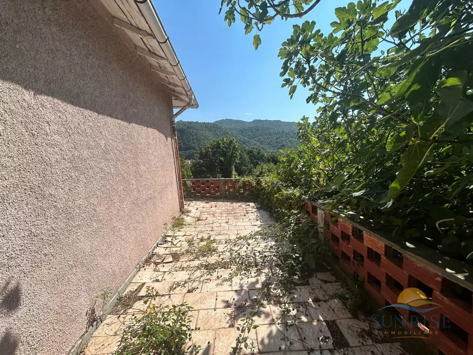 Country House Of 100 M² With Green And Quiet Area