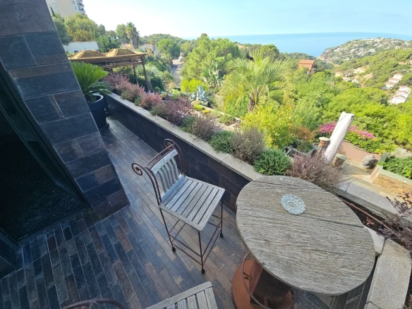 4-bedroom House In Lloret De Mar, Spain (273 M²)