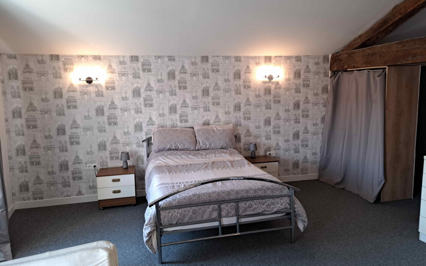 House Of 6 Bedrooms With Renovated Features In [location]